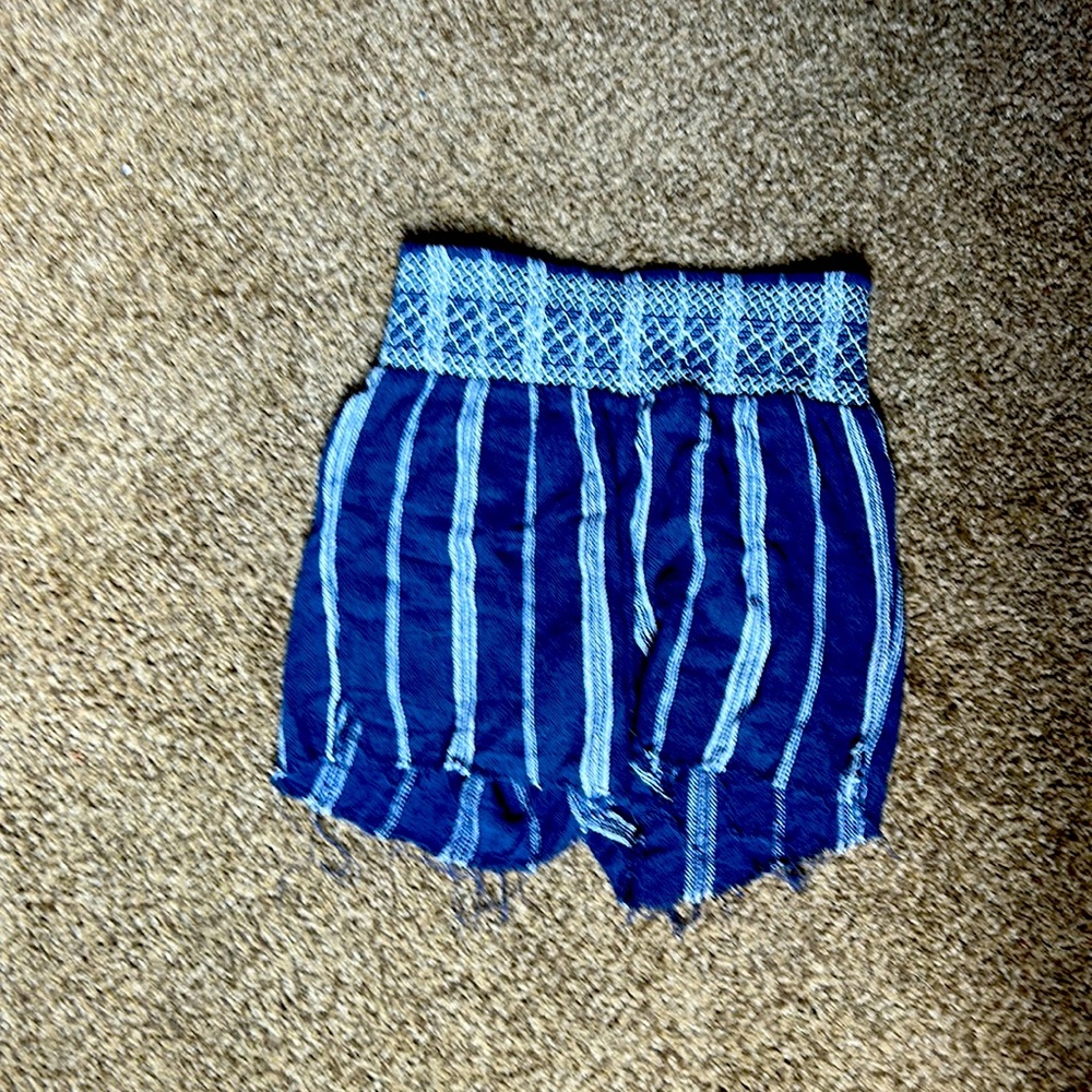 Comfy blue cut off shorts sz small